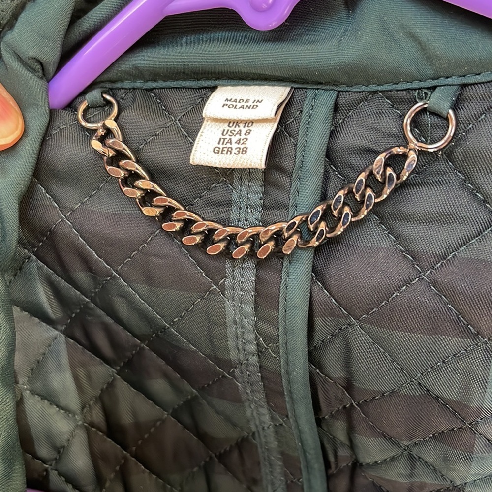 Stunning quilted Burberry jacket bought from Burberry store. - Picture 6 of 12